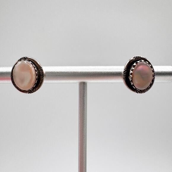 Mother Of Pearl MOP Oval Cabochon Silver Bezel Stud Earrings Southwestern Tribal - Picture 6 of 16